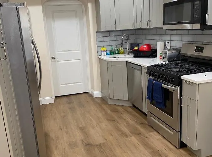 Private Room In South Philly Near Arenas!